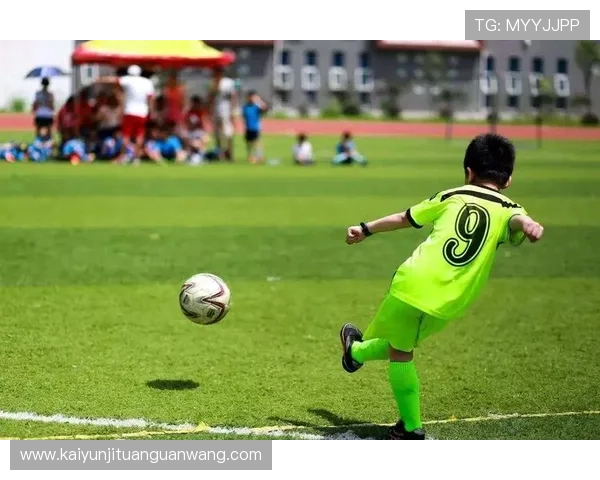 开云足球app下载最佳使用体验详解，助你快速成为足球赛事的超级粉丝